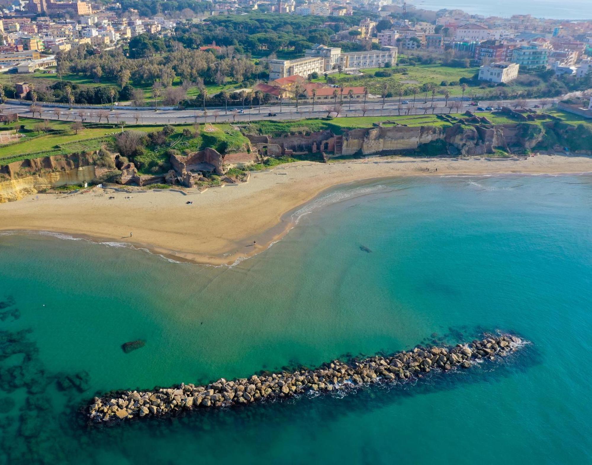 The Shabby House - Charming Seaside Retreat In Central Anzio, Steps From Beach And Train Station מראה חיצוני תמונה