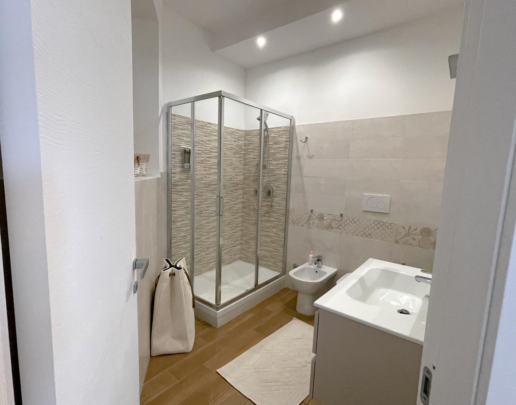 The Shabby House - Charming Seaside Retreat In Central Anzio, Steps From Beach And Train Station מראה חיצוני תמונה