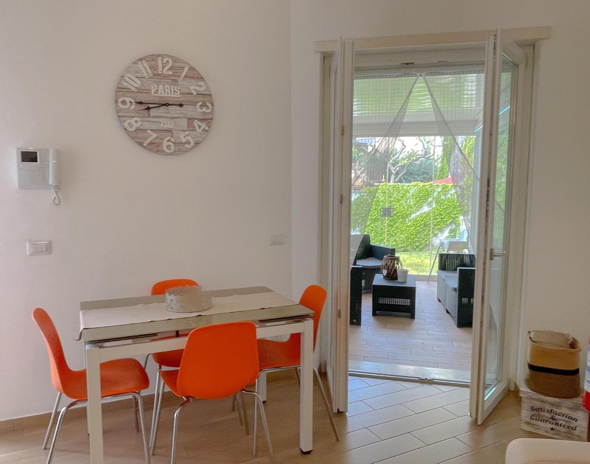 The Shabby House - Charming Seaside Retreat In Central Anzio, Steps From Beach And Train Station מראה חיצוני תמונה