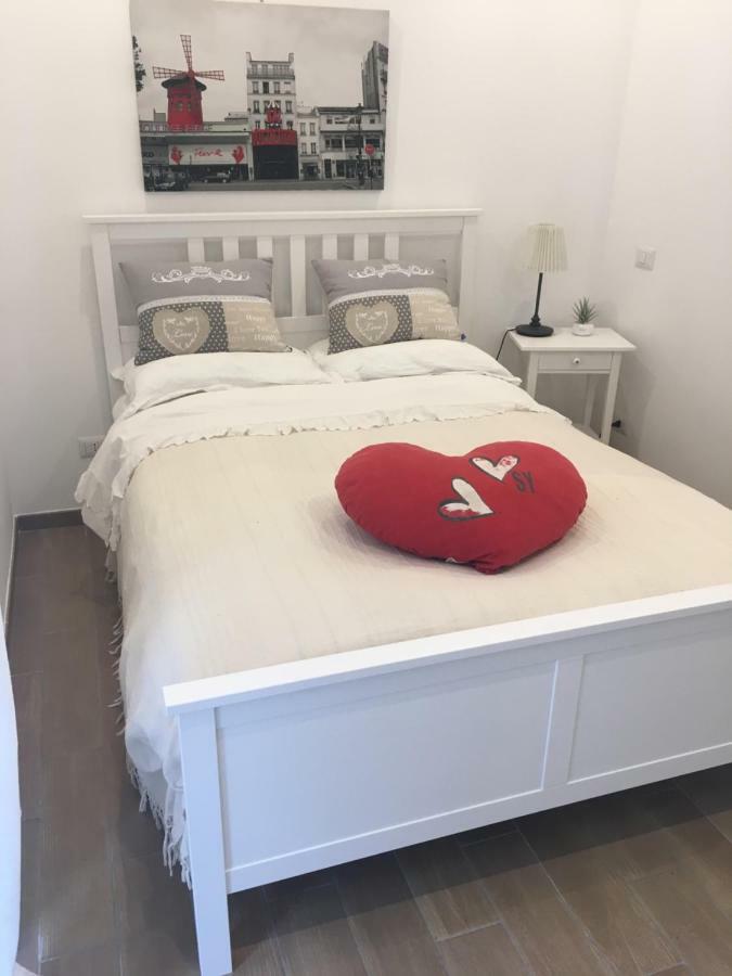 The Shabby House - Charming Seaside Retreat In Central Anzio, Steps From Beach And Train Station מראה חיצוני תמונה