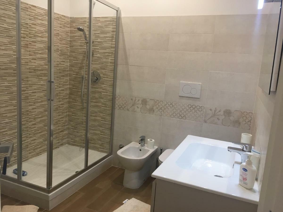 The Shabby House - Charming Seaside Retreat In Central Anzio, Steps From Beach And Train Station מראה חיצוני תמונה
