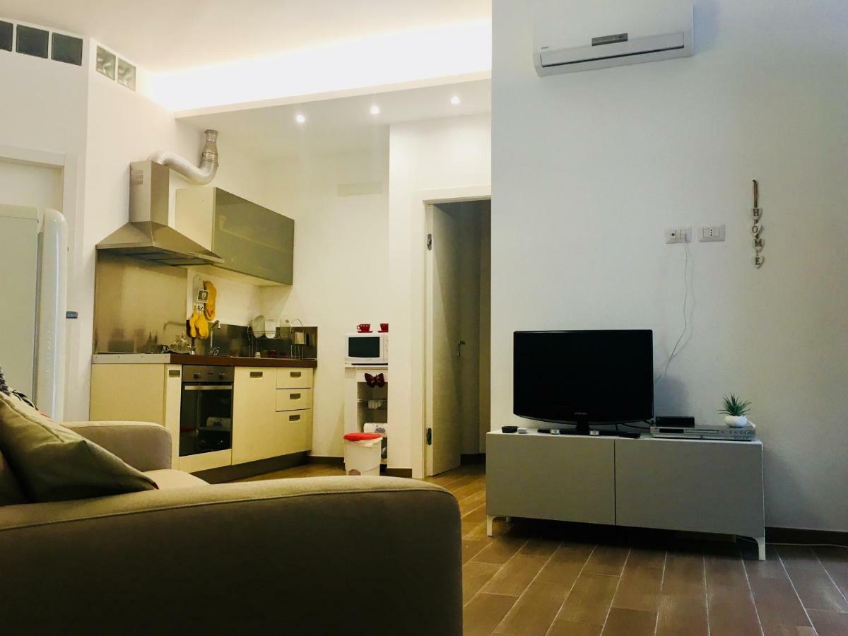 The Shabby House - Charming Seaside Retreat In Central Anzio, Steps From Beach And Train Station מראה חיצוני תמונה